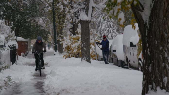 Calgary facing record-breaking snow